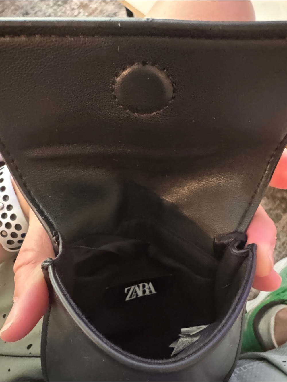 Zara Black Leather Crossbody Phone Pouch - Men - Picture 8 of 9
